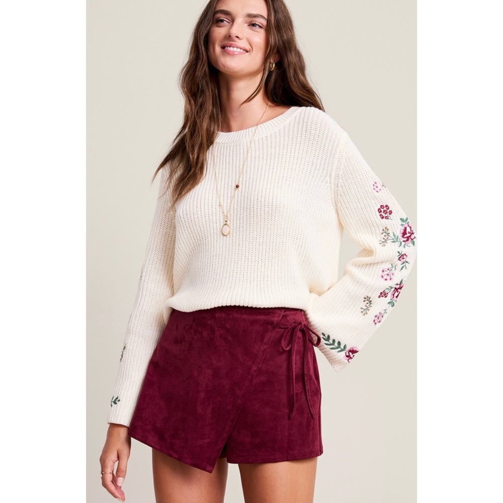 🆕•FRANCESCA’S• burgundy suede skort
